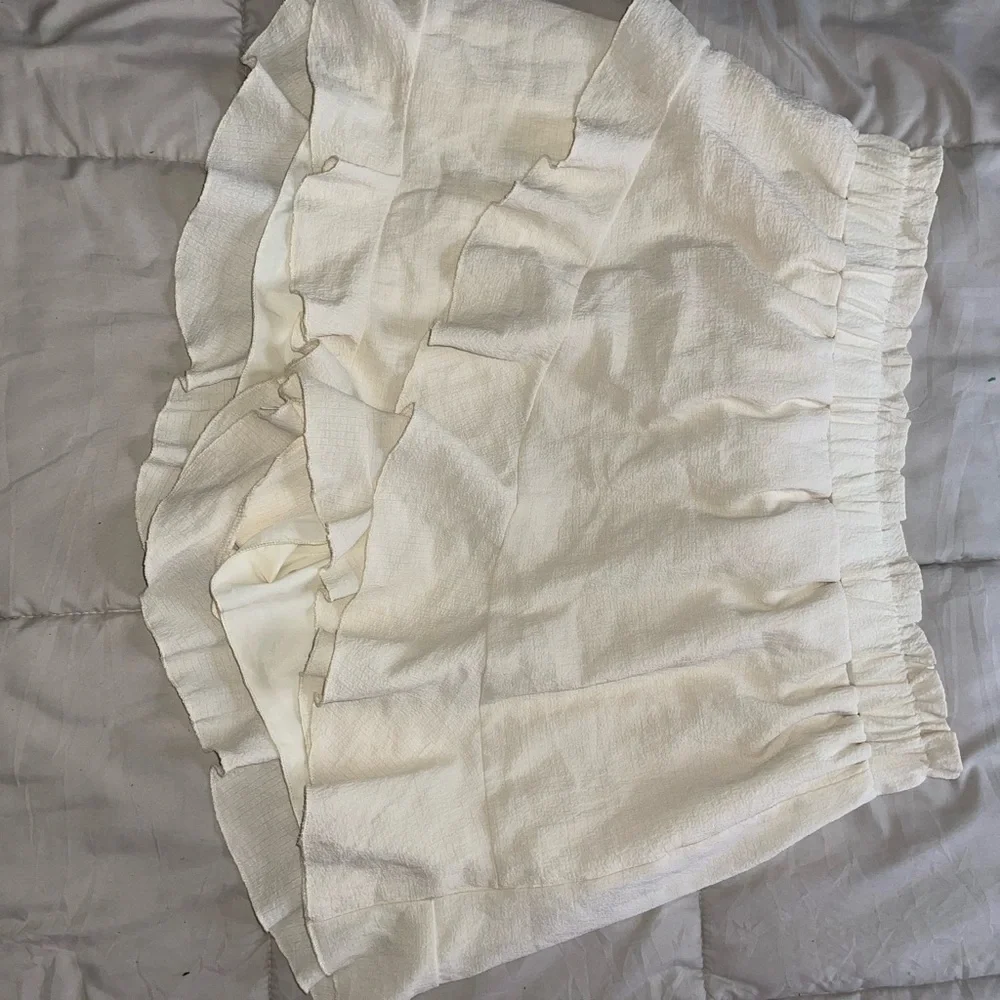 White Ruffled Mini Skort - Picture 2 of 2